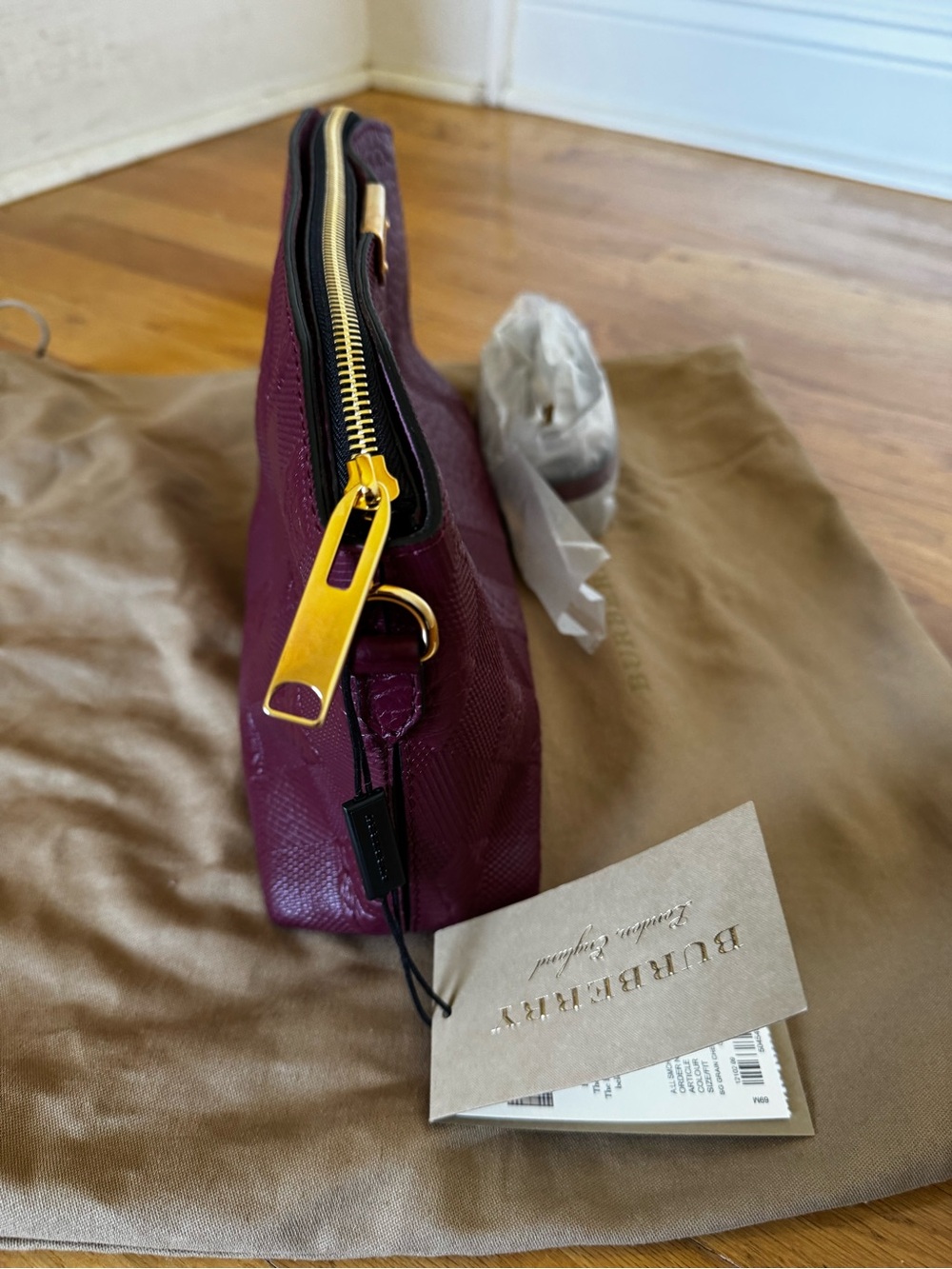 Burberry Grain Check Small Chichester Crossbody Bag - Picture 5 of 11